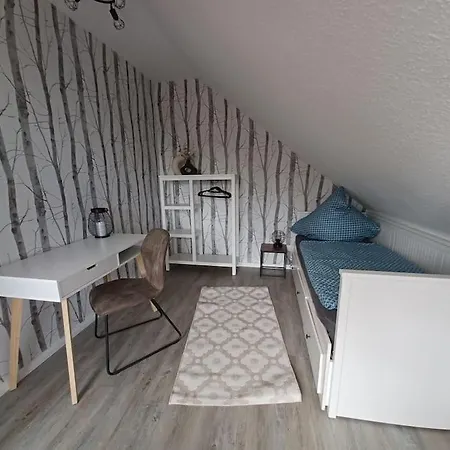 Kleine Hummel ゾルタウ